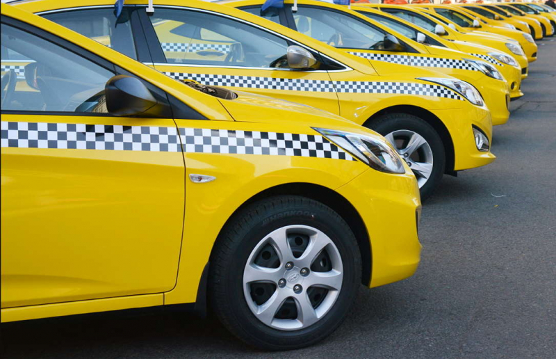 Роскачество оценило приложения для заказа такси и выявило небезопасные